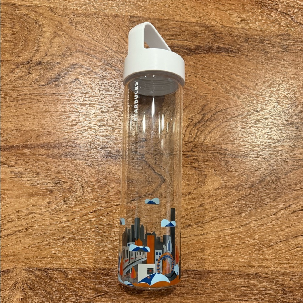 Starbucks You Are Here Collection Chicago 18.5 FL oz Glass Water Bottle